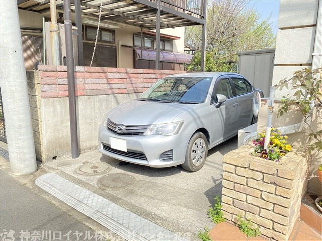 【駐車場】