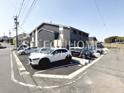 【駐車場】 | プランドール柿碕 | 駐車場があるので、車を買う予定の方も安心です