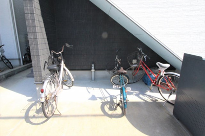 【その他共用部分】 | Lazward Higashi Osaka | 駐輪スペース