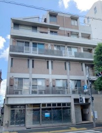 【外観】 | シュヴァルミニョン | 鉄筋コンクリート造のがっちりとした建物。