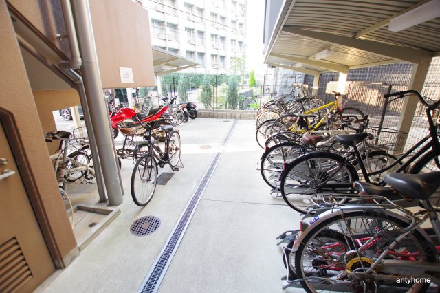エスリード新大阪CONFORT1番館　仲介手数料無料の駐車場