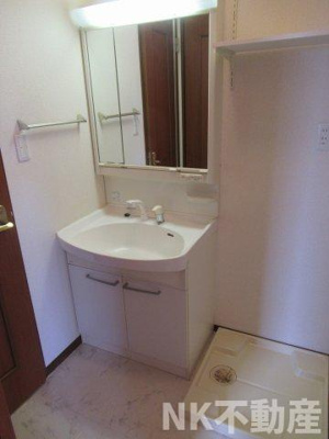 【洗面所】 | ドゥ・リュエルB（河内花園賃貸） | 脱衣スペースもあります