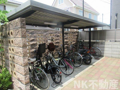 【その他共用部分】 | ドゥ・リュエルB（河内花園賃貸） | 駐輪場です