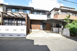 【外観】 | 南側道路に面し、日当たり良好なお住まい