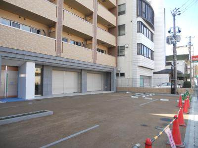 articles（アーティクルズ）の駐車場