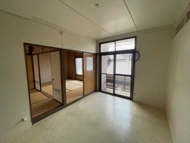 山田アパートの居間・リビング|山田アパート