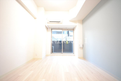 【居間・リビング】 | プレサンス堺筋本町ディスティニー | ゆったり過ごせるリビングです