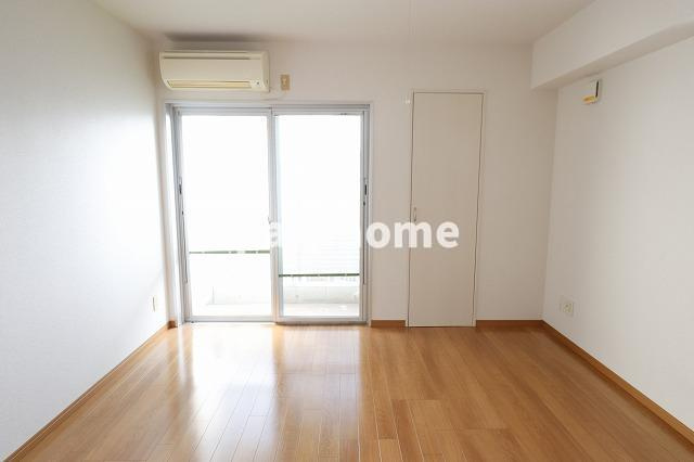 アゼリア南はりまの洋室