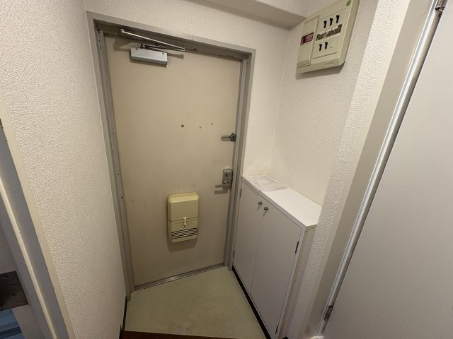 ライオンズマンション三宮の玄関