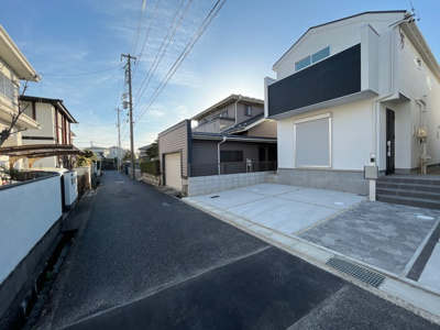 【前面道路含む現地写真】 | 千種区希望ヶ丘第3期　全2棟　1号棟＜仲介手数料無料＞富士見台小・千種台中　新築一戸建て | 4/1撮影
住宅ローンアドバイザーの村田です。住宅ローン審査が通らなかった方、あきらめる前にご相談ください。