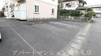 【駐車場】