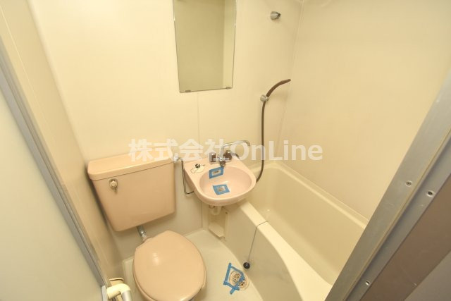 JP小阪（旧プレアール小阪）の洗面所
