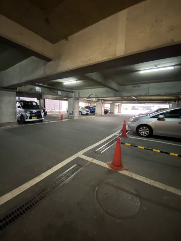 ローズマンション第2博多の駐車場