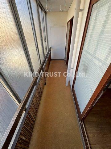 イーストハイツのバルコニー|お洗濯にも便利なバルコニー付き