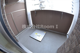 【バルコニー】 | クリスタルブライト谷町 | 外からの目が気にならないバルコニーで洗濯物が干せます