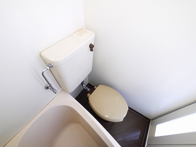 シティパレス21西大寺Part1のトイレ|ゆったりとした空間のトイレです