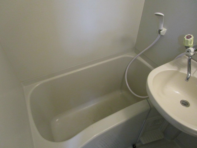 バストイレ一緒のお部屋です