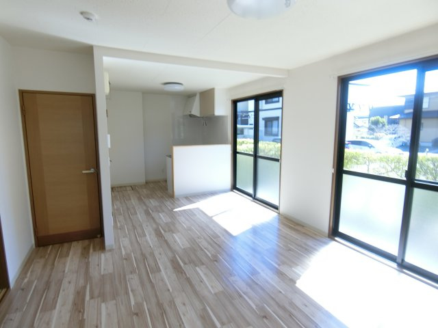 サンヴェルデCの居間・リビング|日当たりの良いリビングです！