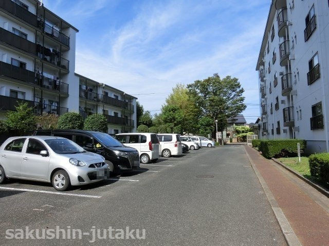 八千代台パークハイツの駐車場