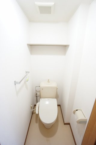【トイレ】 | パインツリーＣ | ※同物件、同タイプ、間取り反転のお部屋です