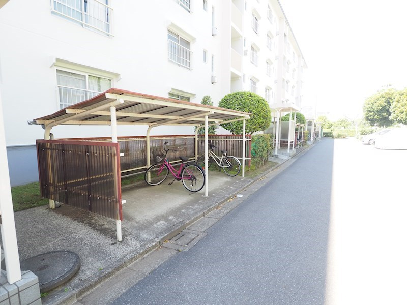 ★屋根付きの駐輪場スペース★