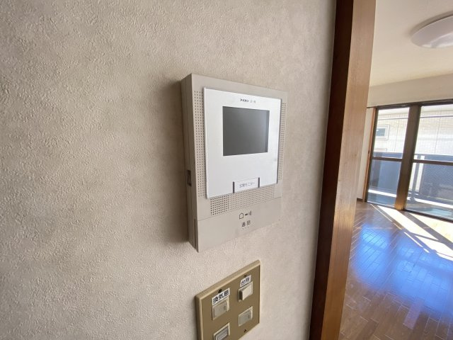 安心のモニター付きインターホン★