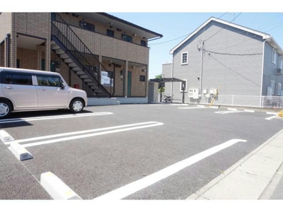 【駐車場】 | アルモヴィレッタ | 駐車場