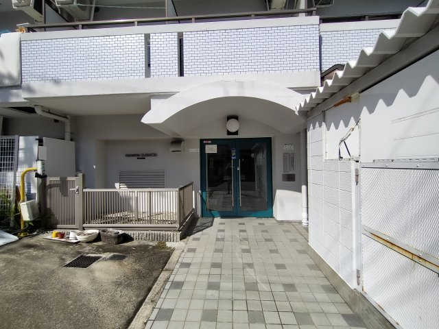 グランデール蒲生のエントランス|オートロック付きで安心です。