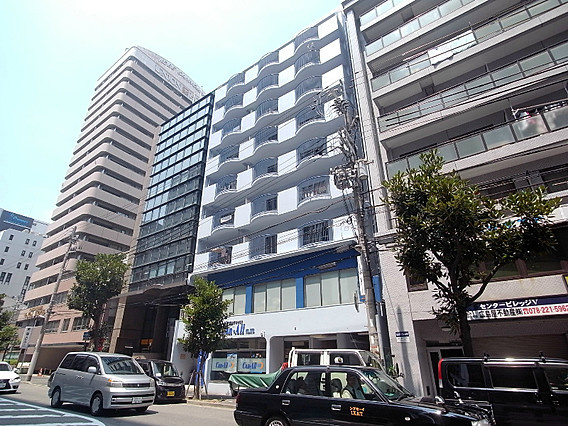 レバンガ三宮アパートメントの外観