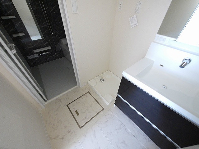 Forest　Presia（フォレスト　プレシア）の洗面所|ゆったりとスペースのある洗面所