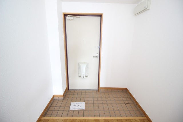 イーリスハイツA棟の玄関|玄関です