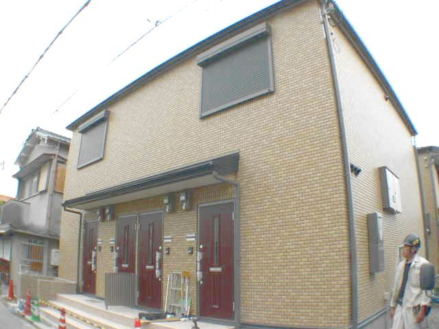 東大阪市西上小阪のアパートの外観