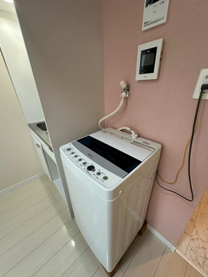 【その他】 | 登戸グリニッジの杜 | 洋室6.2帖のお部屋にある室内洗濯機置き場です！室内に置けるので洗濯機が傷みにくい☆洗濯機も設備です♪