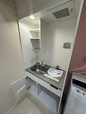 【キッチン】 | 登戸グリニッジの杜 | 白を基調としたキッチンです！場所を取るお鍋やお皿もすっきり収納できます♪