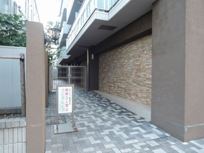 【エントランス】 | プレシス鶴見 | エントランス部分です。