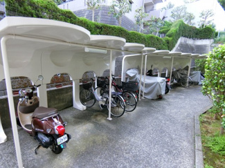 【その他共用部分】 | あると嬉しい駐輪場も完備。