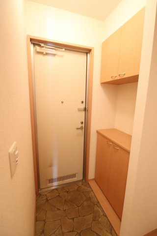 プレシャスコートの玄関