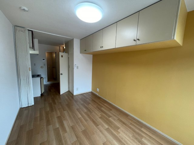 ブライトハウスの洋室|落ち着いた色調の洋室です