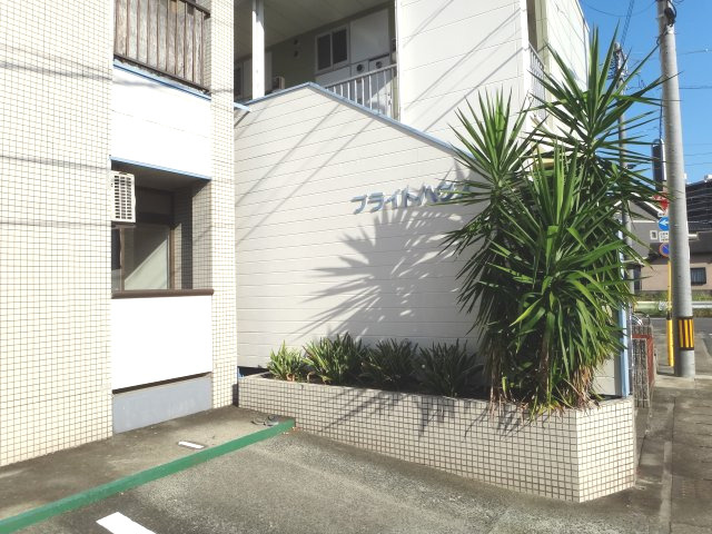 ブライトハウスの外観|外観は落ち着いています