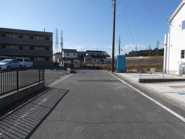碧南市権現町21-1期新築分譲住宅　3号棟の前面道路含む現地写真|碧南市権現町21-1期新築分譲住宅前面道路東側公道約6ｍ