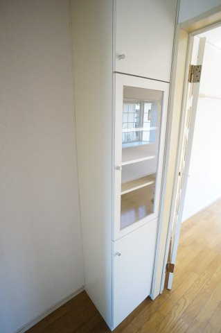 メゾンマロニエの内装|うれしいですね食器棚もあります