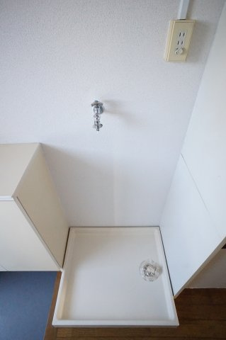 メゾンマロニエの洗面所|基本ですね室内洗濯機置き場