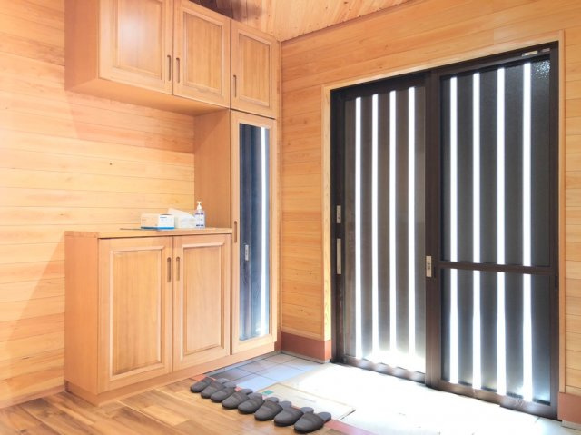 みやま市瀬高町松田の玄関|シューズボックスもある広々玄関