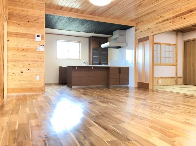 みやま市瀬高町松田の居間・リビング|日当たり良好