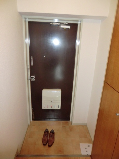 クインテットハイツの玄関