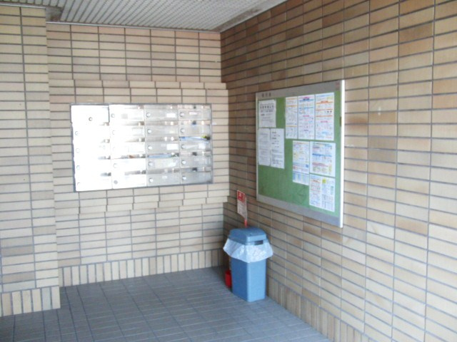 クインテットハイツのロビー