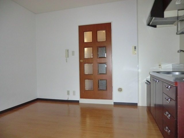 クインテットハイツの居間・リビング