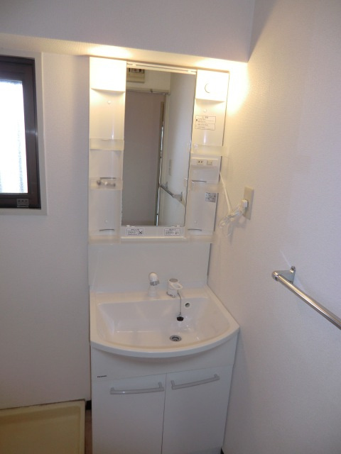 クインテットハイツの独立洗面台