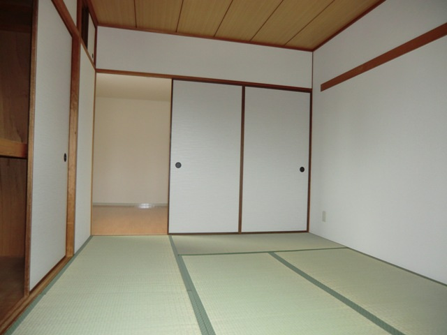 クインテットハイツの和室