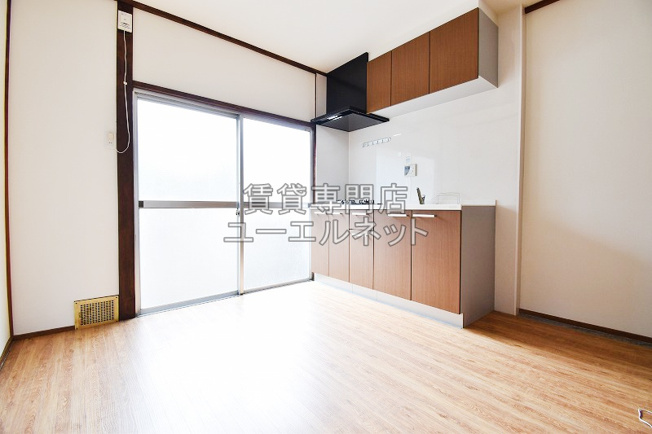 【居間・リビング】 | 長洲東通2丁目貸家 | 4.5帖